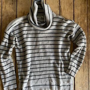 Madewell | Women's Wool Turtle Neck Size S